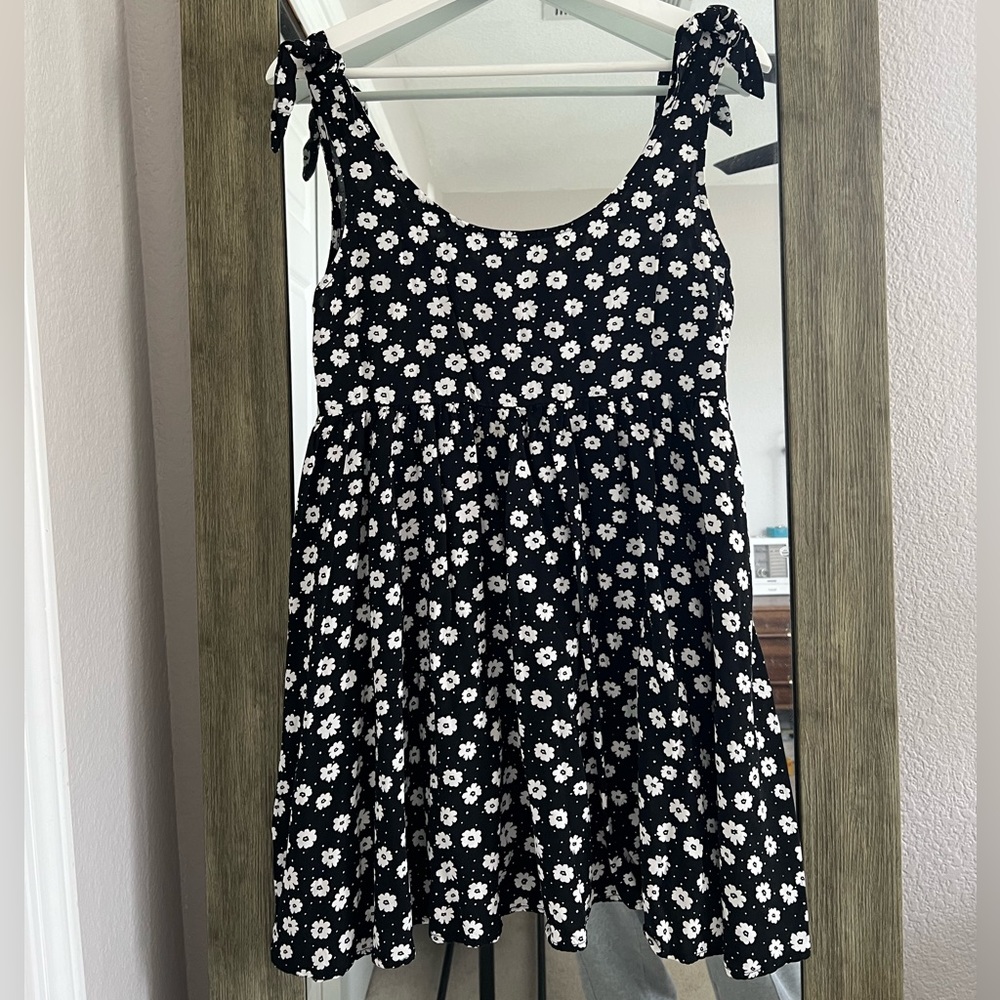 Forever 21 Black Floral Tie-Shoulder Sundress